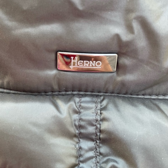 HERNO - Men’s Nylon Down Vest - Picture 3 of 8